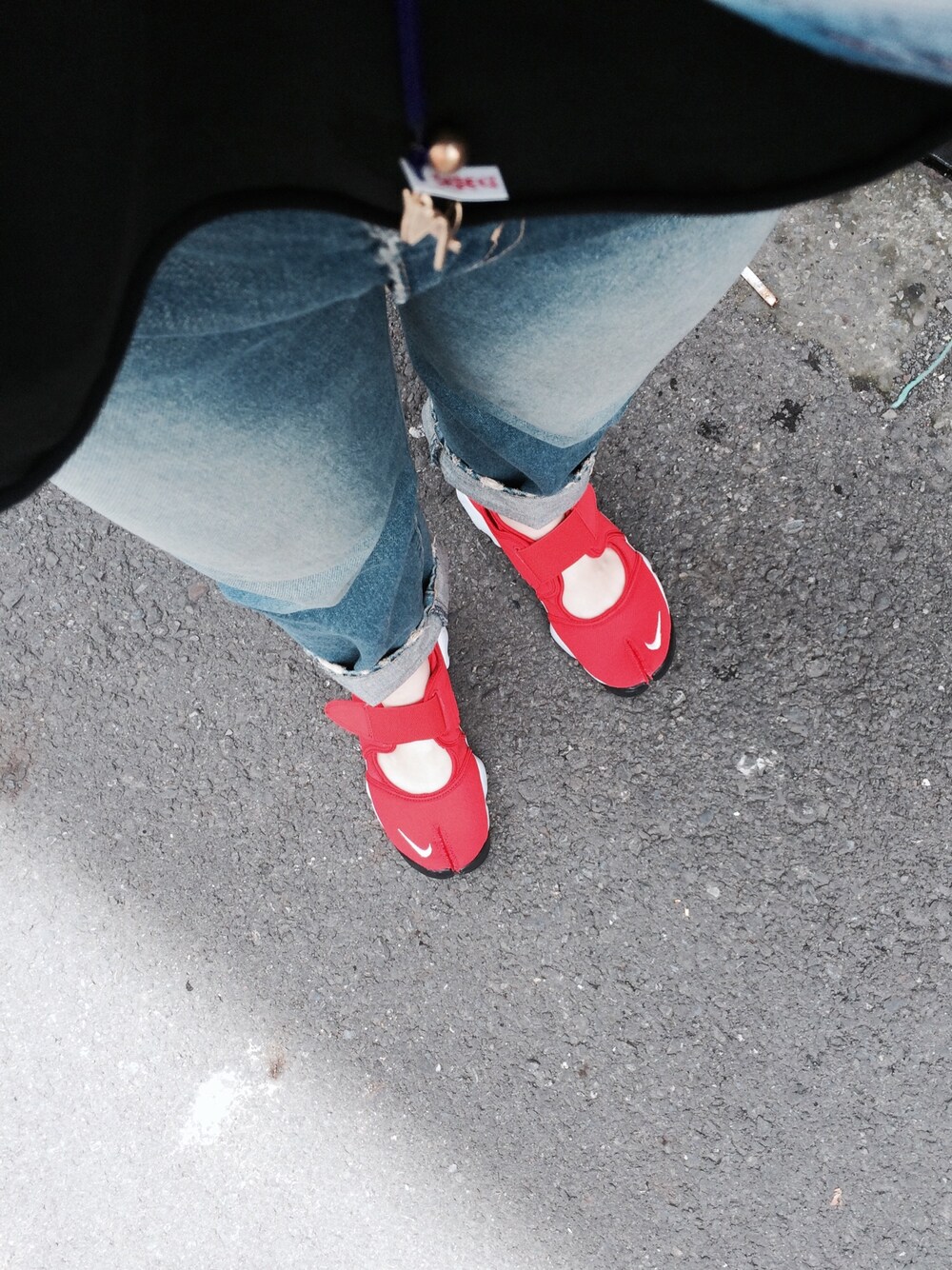「airrift、NIKE、BEAUTY&YOUTH UNITED ARROWS」｜「NIKEのアイテム（スニーカー、レッド系）」を使った、Luxxetaさん（レディース・159cm）の夏コーディネートの1枚目の写真