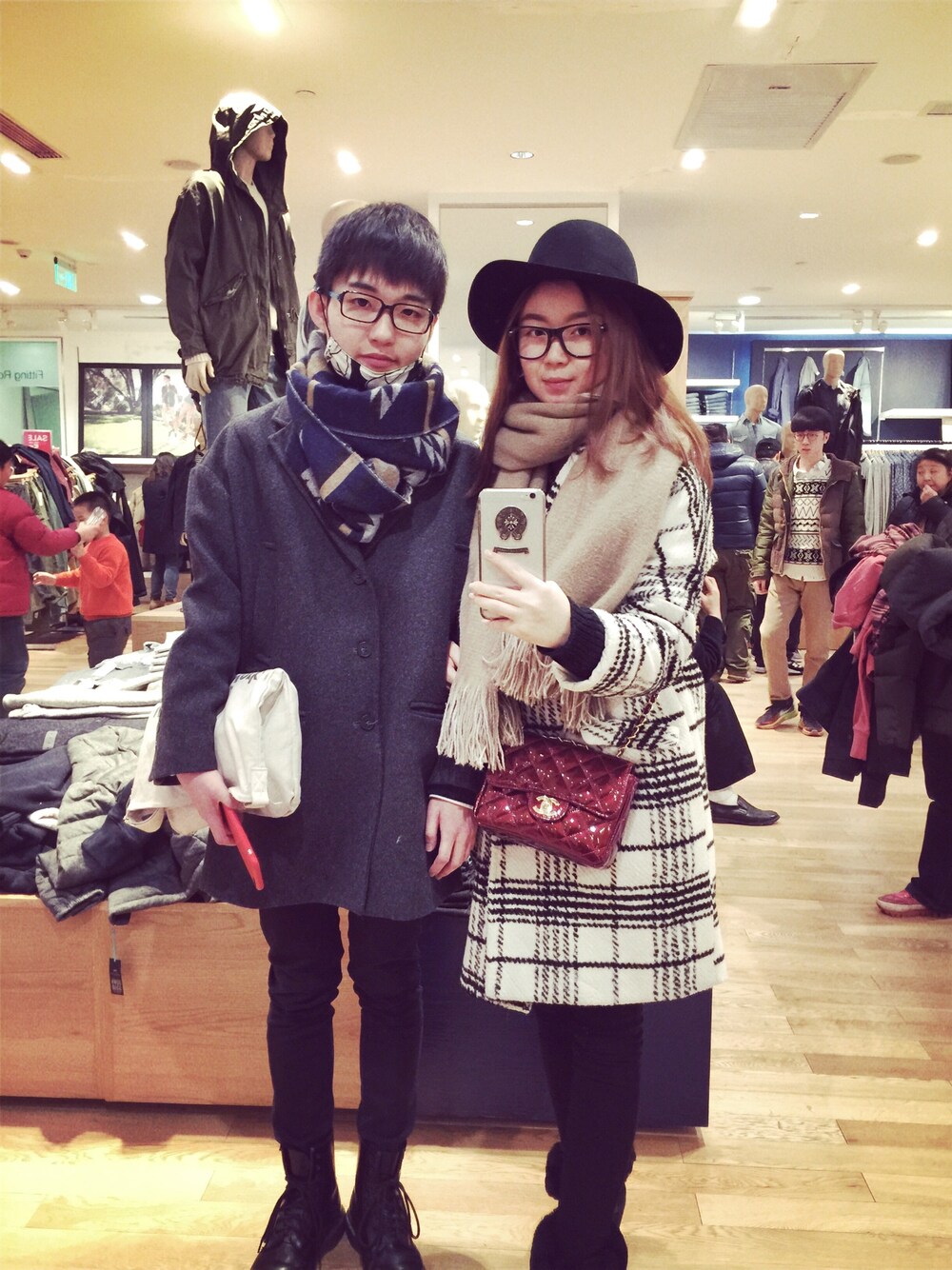 「cheap monday、Dr.Martens、men」｜「TOPSHOPのアイテム（ダッフルコート、グレー系）」を使った、Track002さん（メンズ・171cm）の春コーディネートの1枚目の写真