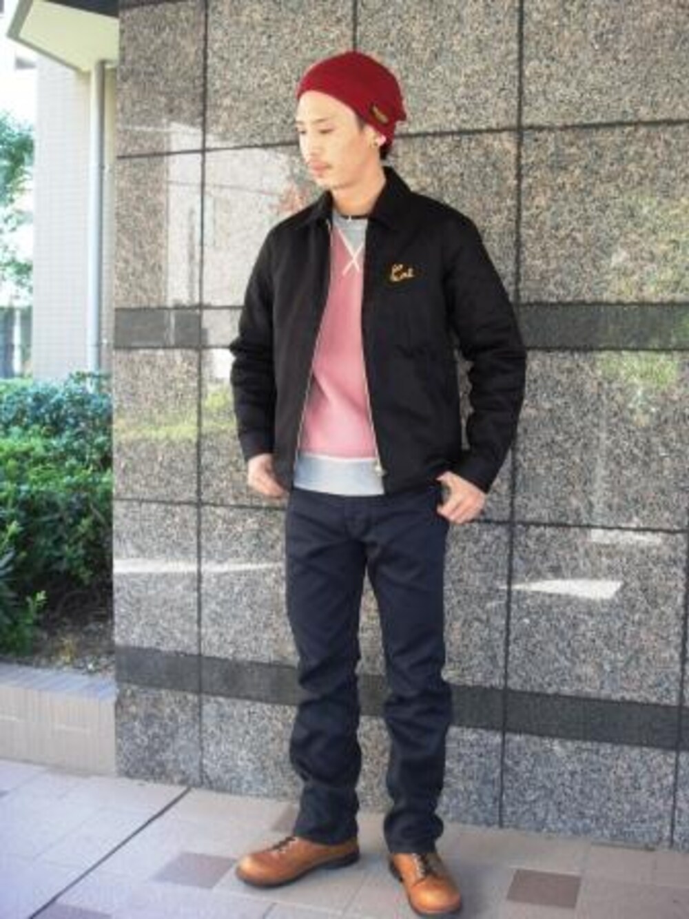 「ブーツ、ニット帽、ジャケットスタイル、CALEE、ピケ素材、Real jam」｜「CALEEのCALEE CLASSIC CREW NECK SWEAT（ニット/セーター、オレンジ系）」を使った、RealjamSTAFFさん（メンズ・50cm）の秋コーディネートの1枚目の写真