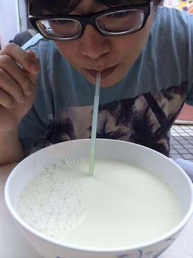 「アイテム（デニムパンツ、ブルー系）」を使った、Jimmy Huangさん（メンズ・178cm）の夏コーディネート