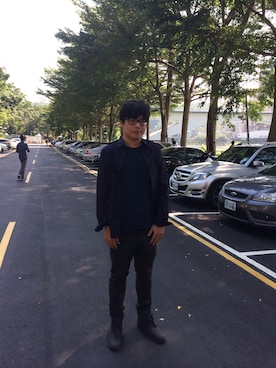 「VIKTOR&ROLF（ヴィクター&ロルフ）のアイテム（メガネ、ブラック系）」を使った、Jimmy Huangさん（メンズ・178cm）の秋コーディネート