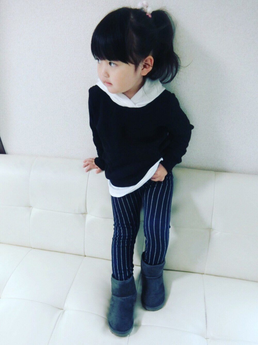「petitmain、おんなのこ、おとこのこ、2歳6ヶ月、キッスコーデ、パーカー、重ね着風」｜「petit mainのバックプリント重ね着風パーカー（パーカー、ブラック系）」を使った、mi.ko.ruさん（キッズ・90cm）の秋コーディネートの1枚目の写真