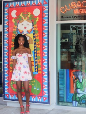 Adrienne Justineさんのコーディネート