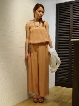 「アイテム（つなぎ/オールインワン、ベージュ系）」を使った、rikaさん（レディース・166cm）の夏コーディネート