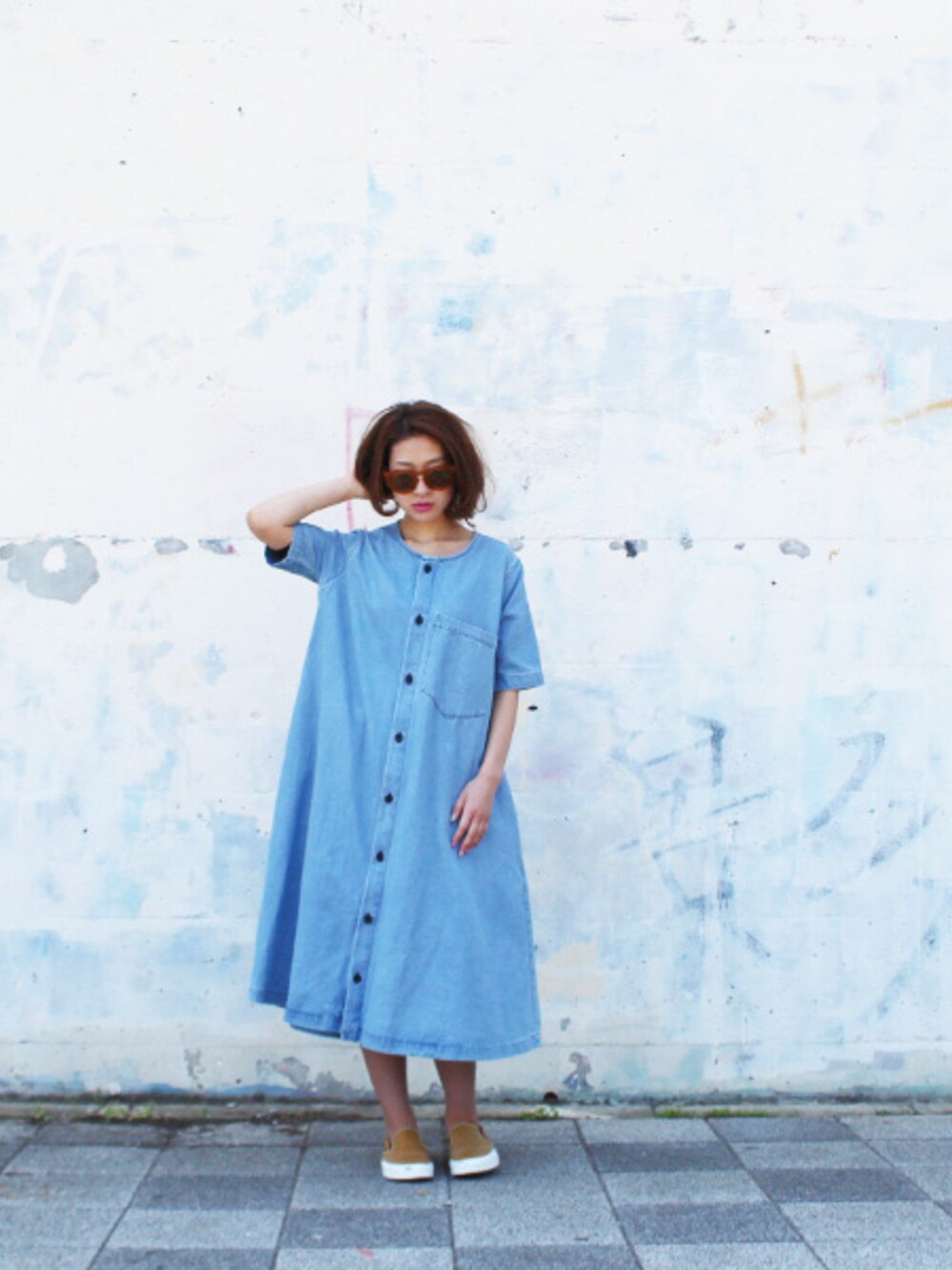 「デニム、ワンピース、夏、サングラス、ロングシャツ、デニムワンピース、ロングワンピース、夏コーデ、ブルーランチ、Blue Ranch」｜「SASQUATCHfabrix.のOriental Trail Sunglass（ファッション雑貨、ブラック系）」を使った、BlueRanchさん（レディース・158cm）の夏コーディネートの1枚目の写真