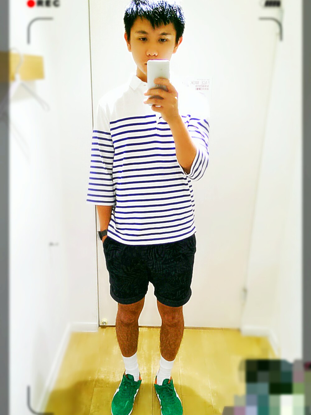 「mujのアイテム（ニット/セーター、ホワイト系）」を使った、謝靖得さん（メンズ・177cm）の夏コーディネートの1枚目の写真