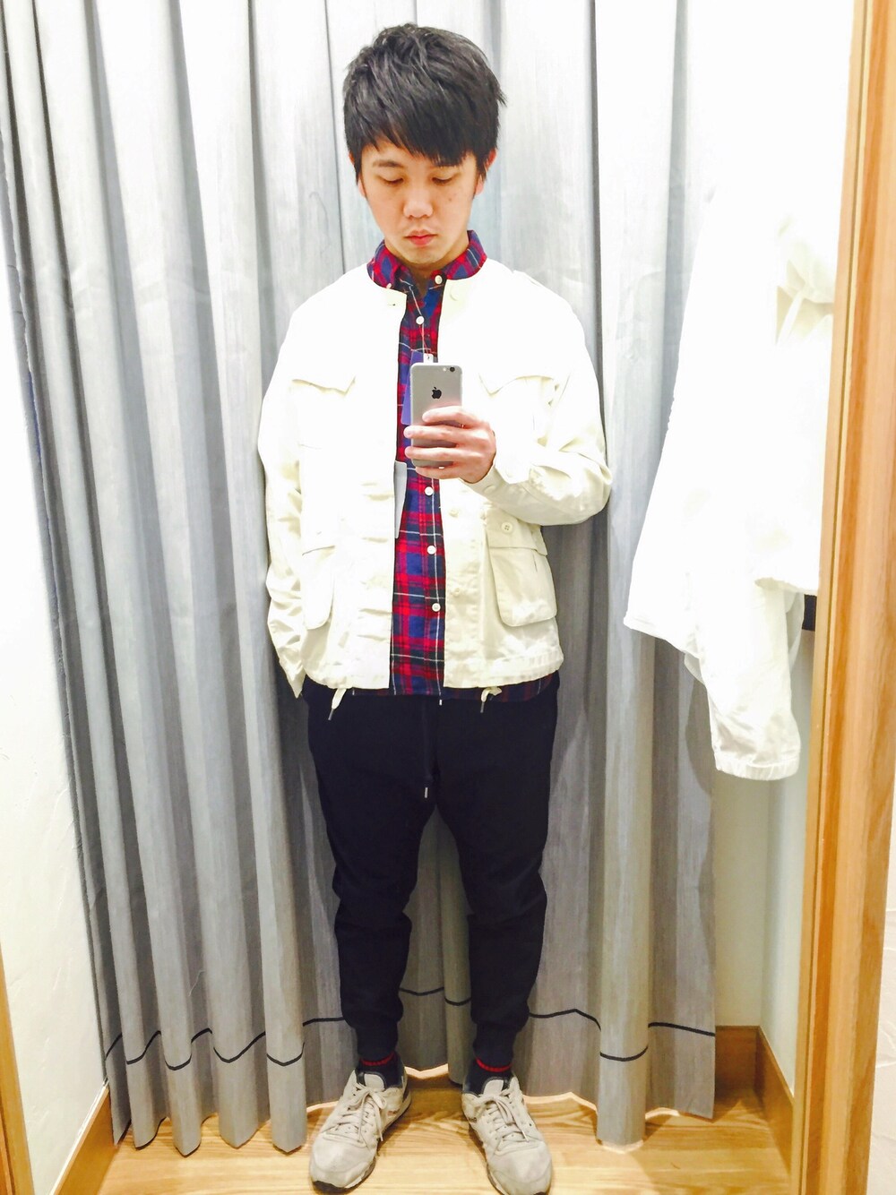 「BEAMS、Taiwan、OUTLET、vaporize、mitsui、soe」｜「BEAMSのアイテム（シャツ/ブラウス、その他）」を使った、謝靖得さん（メンズ・177cm）の冬コーディネートの1枚目の写真