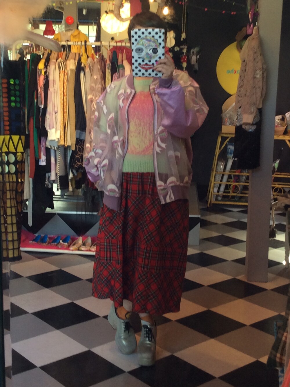 「mikio sakabe、tricot COMME des GARCONS、check、Tartan 、ribbon、シースルー、パステルカラー、アップリケ、刺繍、リボン」｜「MIKIO SAKABEのMA-1（その他アウター、パープル系）」を使った、mari_cache2さん（レディース・163cm）の秋コーディネートの1枚目の写真