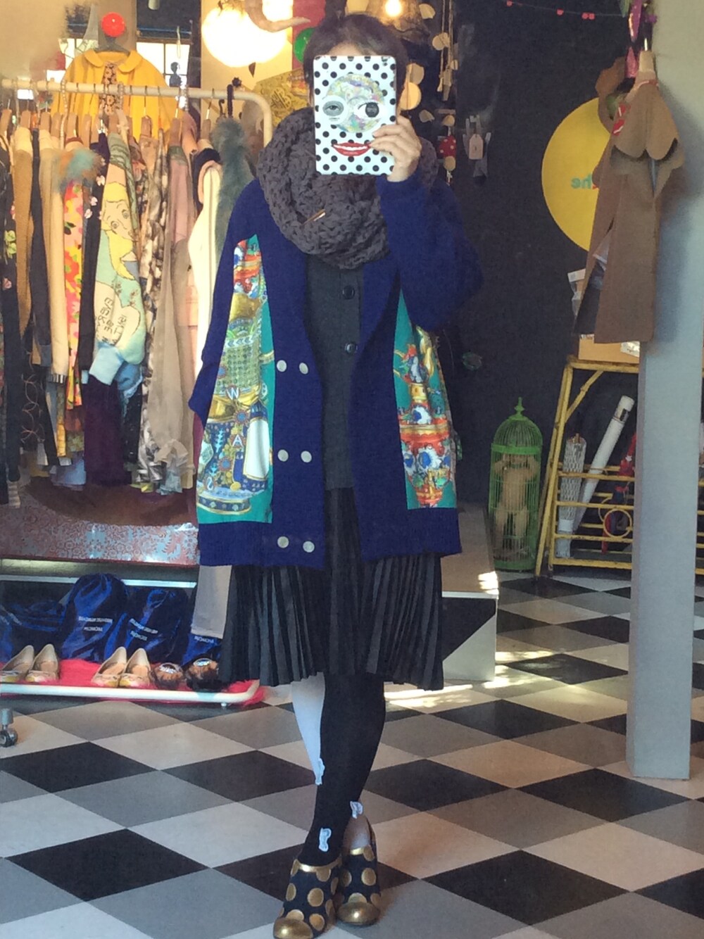 「junya watanabe、swash、L'enfantillage、manoush、CHIE MIHARA、jamin puech、ブーティ、プリーツスカート、ニットカーディガン、バイカラー」｜「L'enfantillageのバイカラータイツ（タイツ/ストッキング、ブラック系）」を使った、mari_cache2さん（レディース・163cm）の秋コーディネートの1枚目の写真