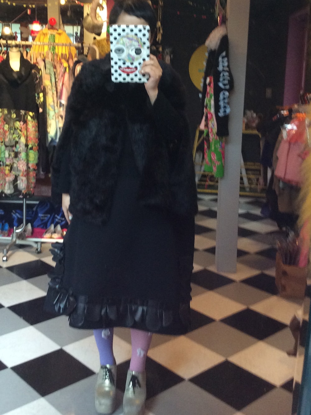 「junya watanabe、COMME des GARCONS、black、変形ニット、ファーコート、バイカラー」｜「JUNYA WATANABEのファーコート JUNYA WATANABE （その他アウター、ブラック系）」を使った、mari_cache2さん（レディース・163cm）の冬コーディネートの1枚目の写真