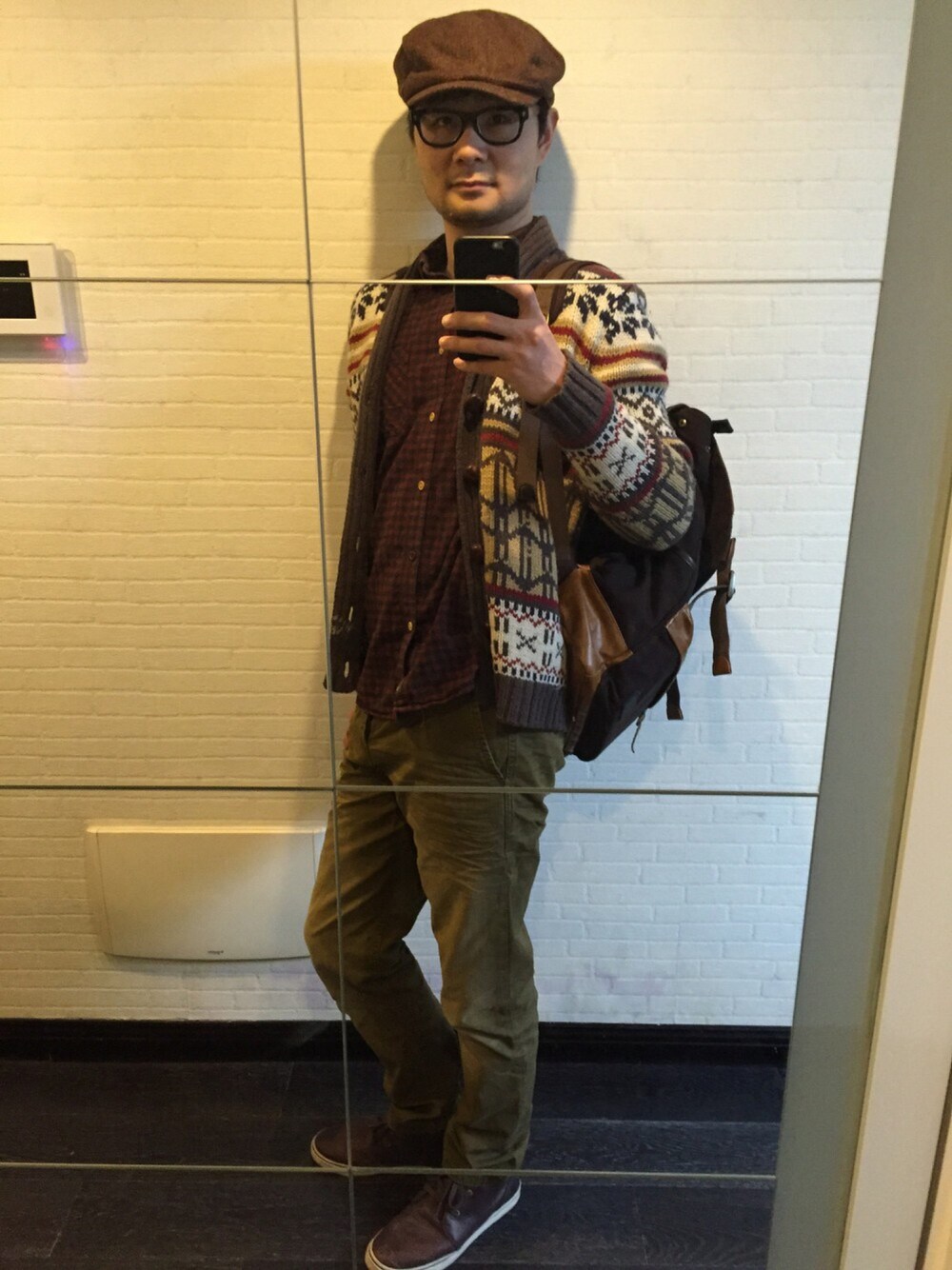 「POLO RALPH LAURENのアイテム（キャスケット、ブラウン系）」を使った、喯嘚儿木さん（メンズ・175cm）の冬コーディネートの1枚目の写真