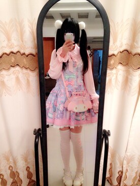 「CRASH HELLO KITTY（クラッシュハローキティ）のアイテム（バッグ）」を使った、こうちゃさん（レディース・172cm）の冬コーディネート