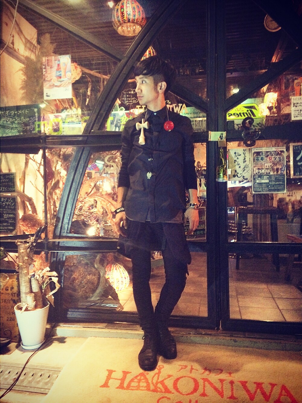 「PADRONE、PADRONE ×MIDWEST、3.1 phillip lim、SUPERFINE、腰巻きスタイル、黒スキニー」｜「3.1 Phillip Limの3.1Phillip Limのシャツ。（シャツ/ブラウス、ブルー系）」を使った、桜井 雅斗(吉本新喜劇/FM大阪DJ)さん（メンズ・175cm）の夏コーディネートの1枚目の写真