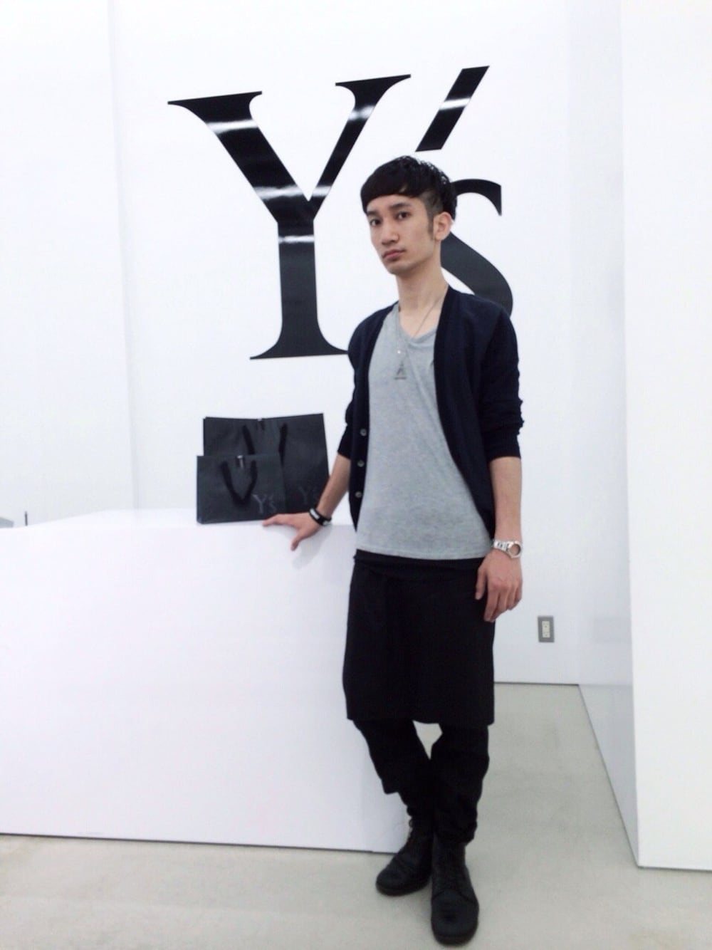「Fugahum、yohjiyamamoto、ato、PADRONE、PADRONE ×MIDWEST、Y's、Martin Margiela、草食系男子、WEARBOOKエントリー、無地T」｜「Yohji Yamamotoのヨージヤマモトのスカート付パンツ（その他パンツ、ブラック系）」を使った、桜井 雅斗(吉本新喜劇/FM大阪DJ)さん（メンズ・175cm）の夏コーディネートの1枚目の写真