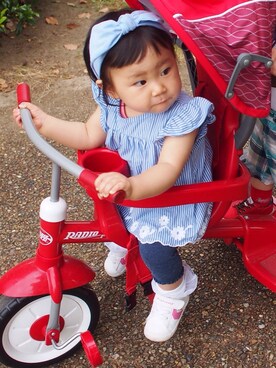 「白いスニーカー」｜「アイテム（チュニック）」を使った、Ramさん（キッズ・70cm）の春コーディネート
