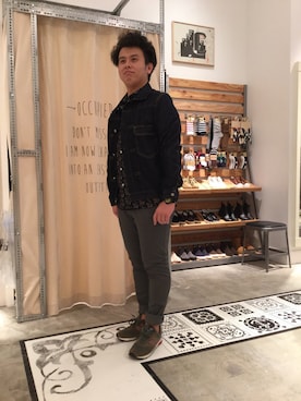 「coenスタッフスタイリング」｜「アイテム（デニムジャケット）」を使った、パンチのかわさきさん（メンズ・173cm）の秋コーディネート