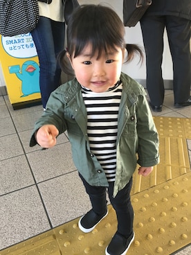 「OLD NAVY（オールドネイビー）のアイテム（ミリタリージャケット）」を使った、ayuna.toaさん（キッズ・70cm）の冬コーディネート