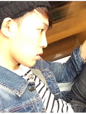 「H&M（エイチ・アンド・エム）のアイテム（デニムパンツ、ブルー系）」を使った、Yik Tung Cheungさん（メンズ・180cm）の冬コーディネート