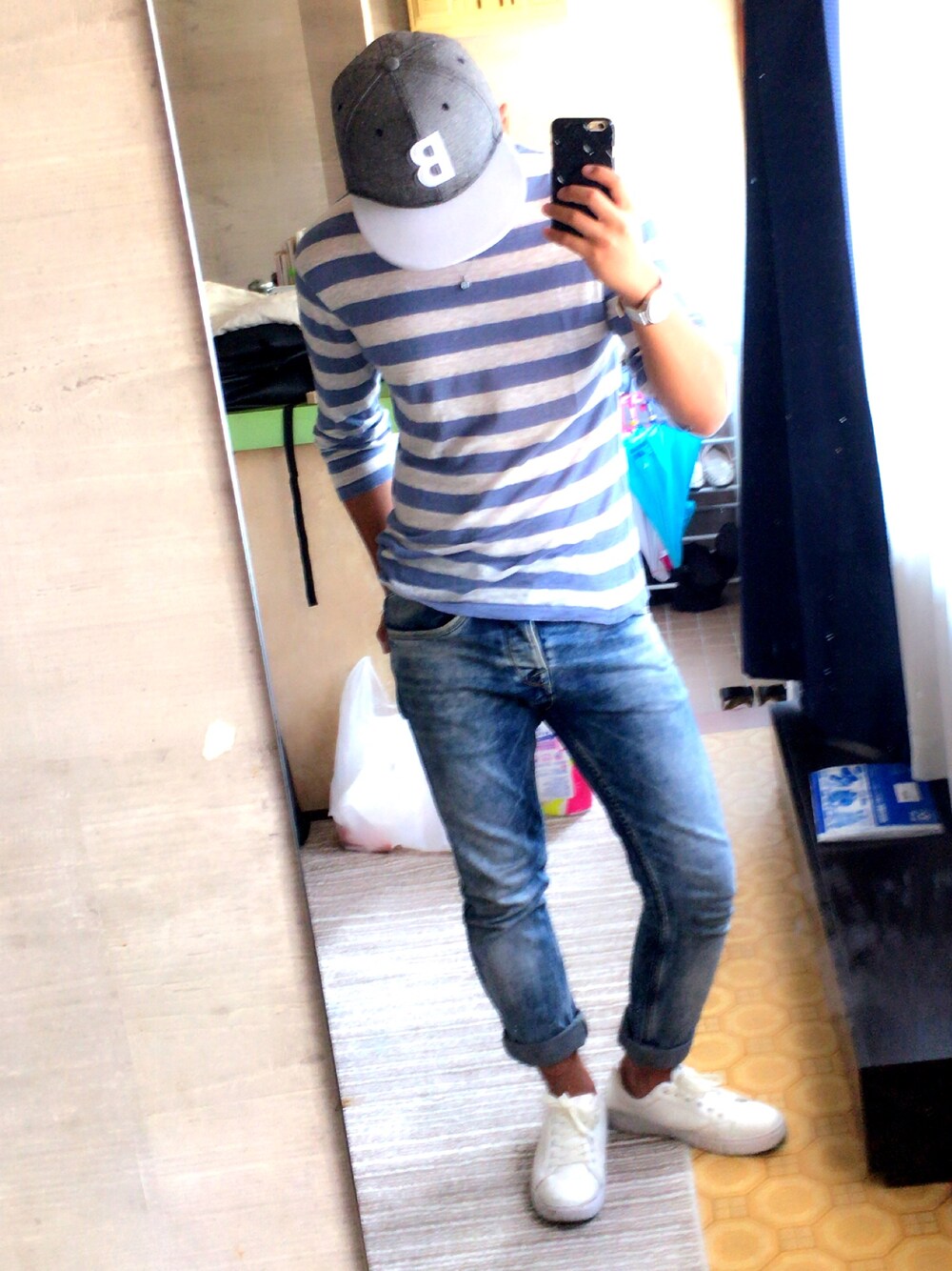 「ZARA、GU、夏、ラクチンコーデ、ジーンズ」｜「ZARAのアイテム（Tシャツ/カットソー、ブルー系）」を使った、masAさん（メンズ・168cm）の春コーディネートの1枚目の写真