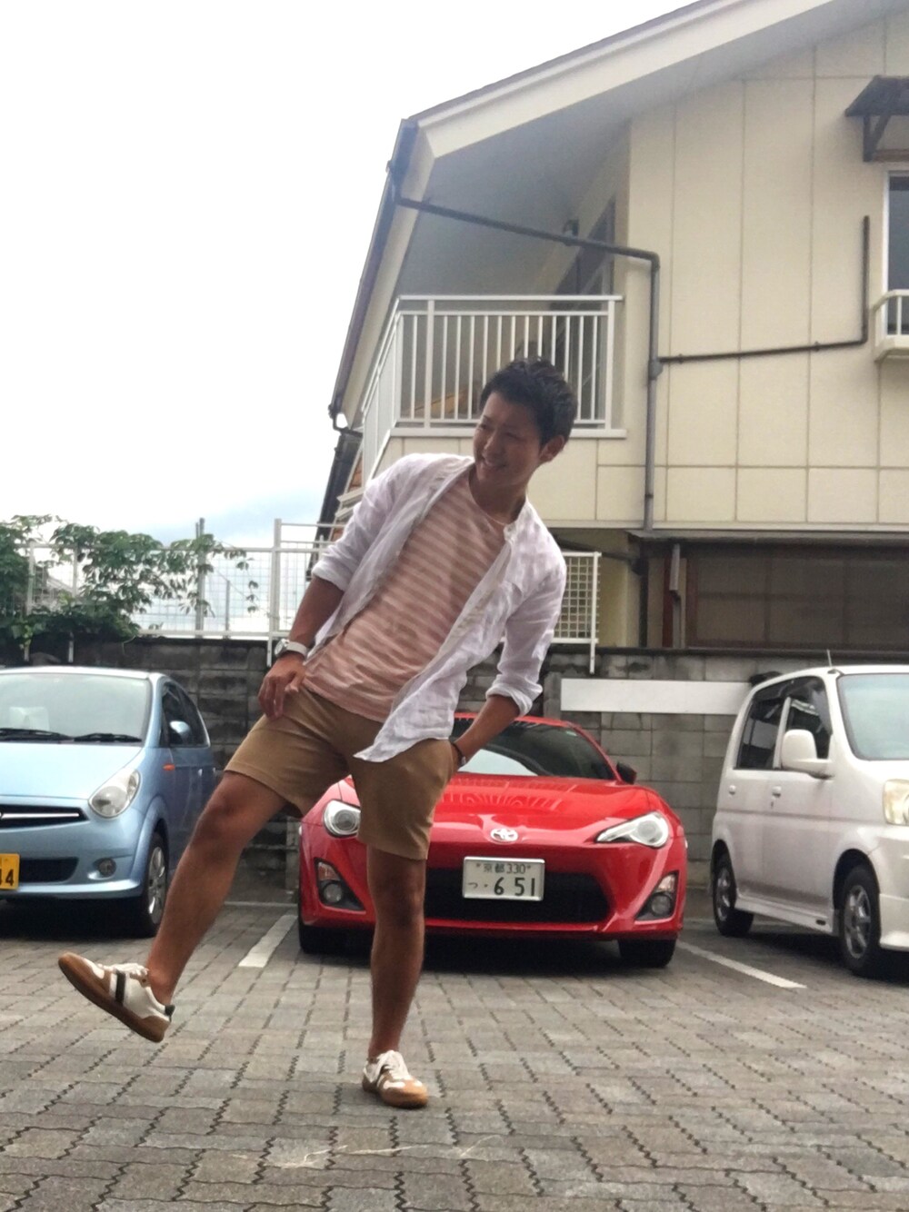 「大人カジュアル、ショートパンツ、リゾートスタイル、ボーダー、ZARA、ベージュ」｜「ZARAのアイテム（シャツ/ブラウス、ホワイト系）」を使った、masAさん（メンズ・168cm）の夏コーディネートの1枚目の写真