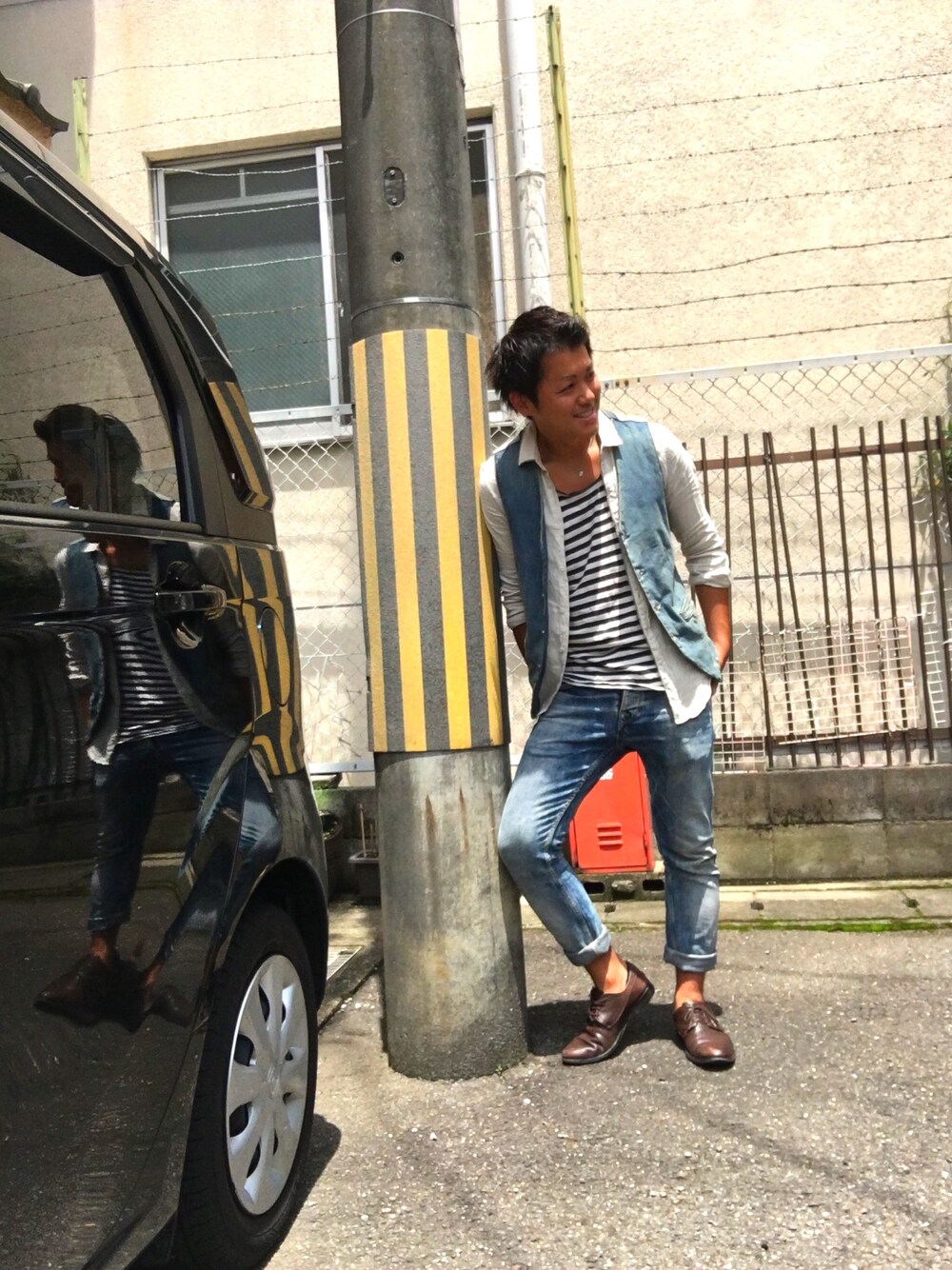 「ZARA、デニデニ、ベスト、ヴィンテージ、タンクトップ、ボーダー、ドレスシューズ、夏」｜「ZARAのアイテム（タンクトップ、その他）」を使った、masAさん（メンズ・168cm）の夏コーディネートの1枚目の写真