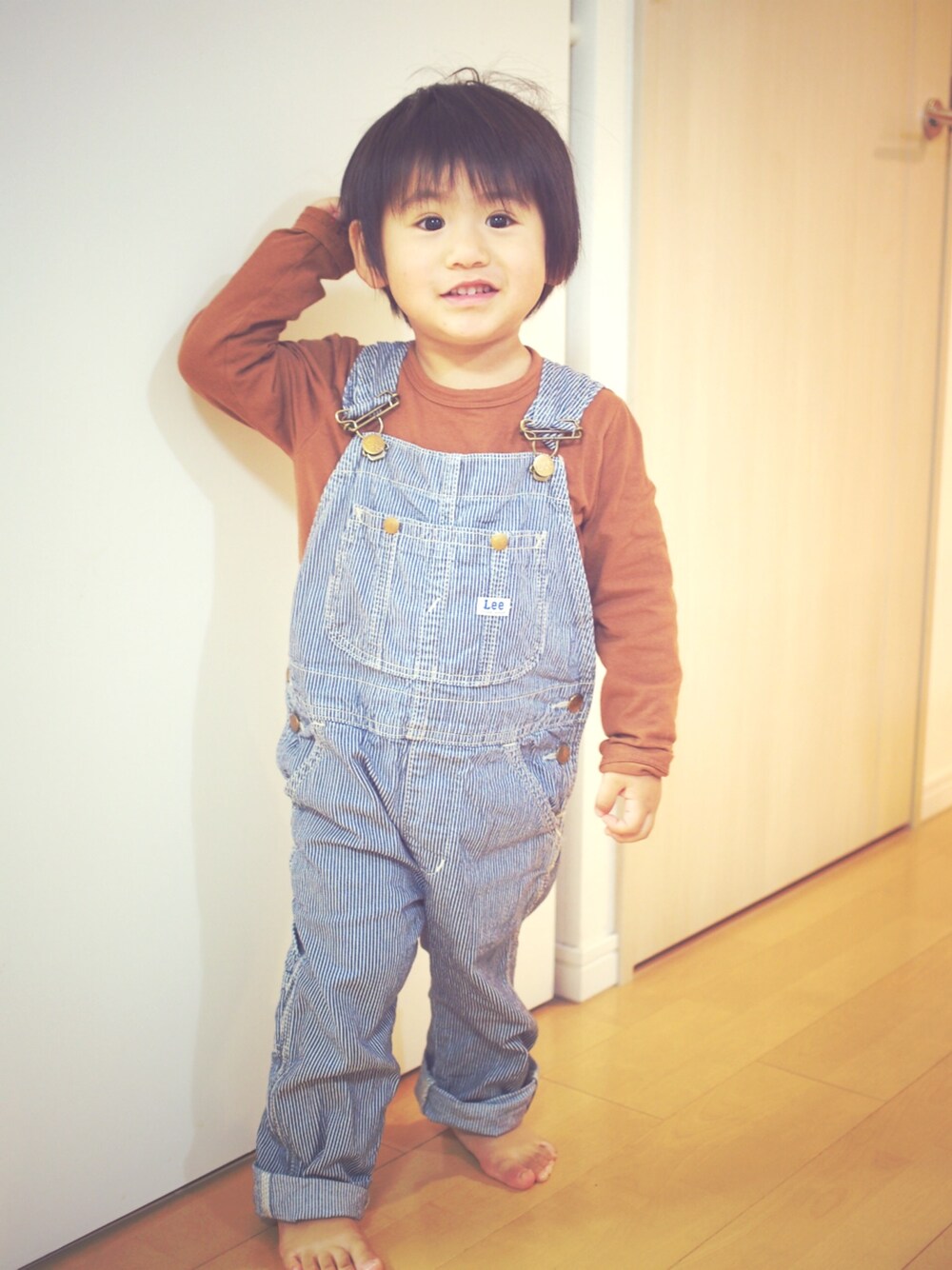 「kids、kidsfashion、男の子、LEE、韓国子供服」｜「韓国子供服のアイテム（Tシャツ/カットソー、ブラウン系）」を使った、sakuさん（キッズ・90cm）の秋コーディネートの1枚目の写真