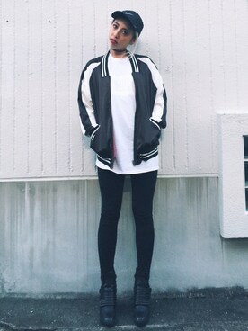 「Sneakers.（スネイカーズ）のアイテム」を使った、植野有砂さん（レディース・161cm）の秋コーディネート