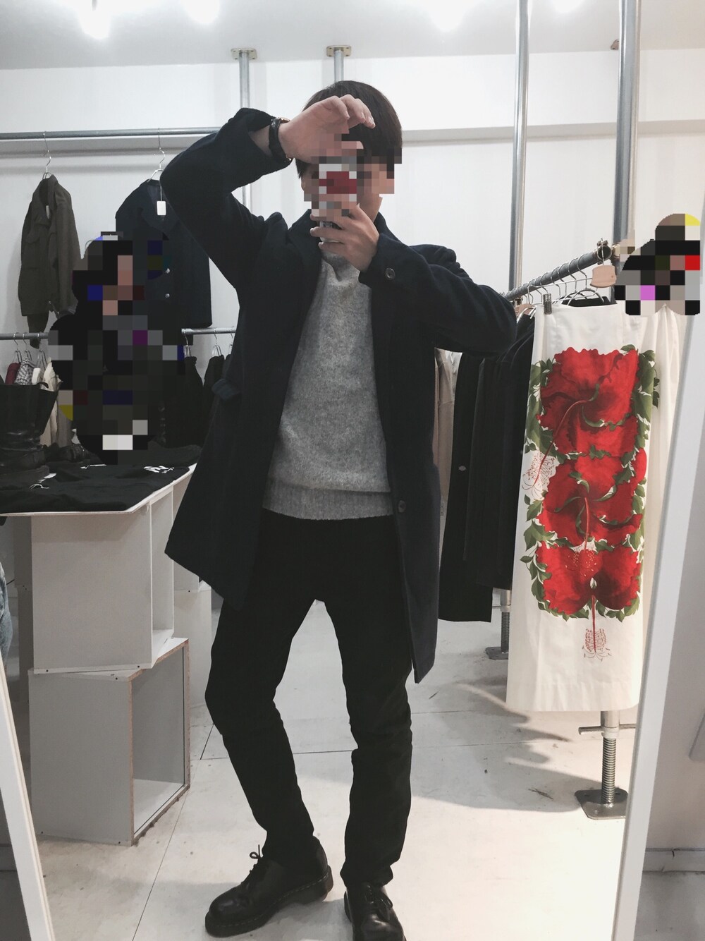 「黒スキニー、チェスターコート」｜「VIBGYORの【VIBGYOR】ストレッチ ツイル 5ポケット チノパンツ／ストレッチスキニーパンツ（チノパンツ、ブラック系）」を使った、シノミーさん（メンズ・164cm）の秋コーディネートの1枚目の写真
