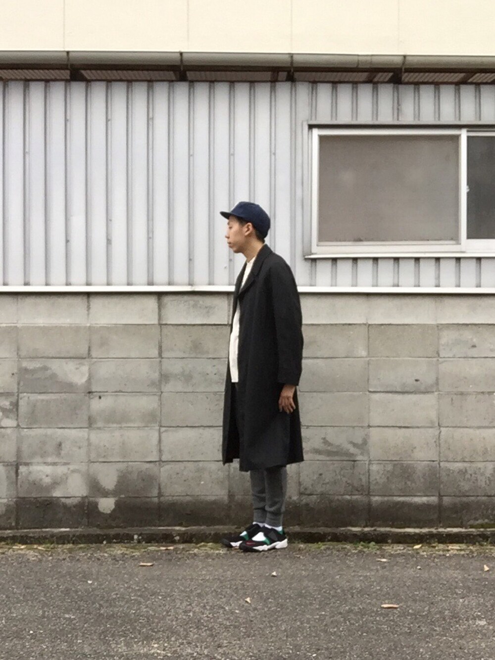 「usedのアイテム（トレンチコート、ブルー系）」を使った、matsuさん（メンズ・173cm）の秋コーディネートの1枚目の写真