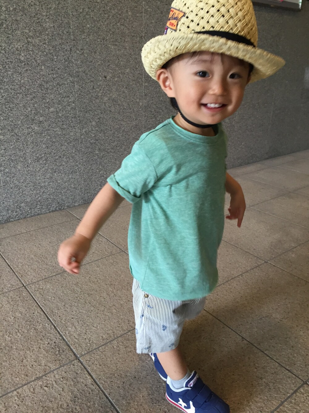 「おとこのこ、1歳9ヶ月」｜「ZARA KIDSのアイテム（Tシャツ/カットソー、グリーン系）」を使った、ponta2014さん（キッズ・80cm）の夏コーディネートの1枚目の写真
