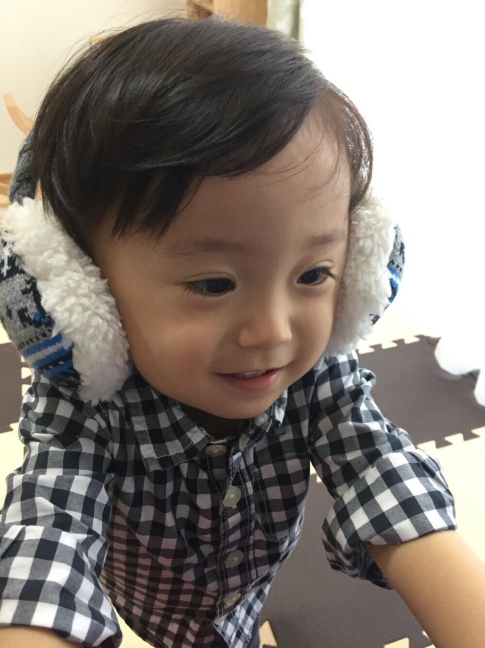 「イヤーマフ、息子、2歳」｜「SHIPS KIDSのSHIPS KIDS:ジャカード イヤーマフ（イヤーマフ、ホワイト系）」を使った、ponta2014さん（キッズ・80cm）の秋コーディネートの1枚目の写真