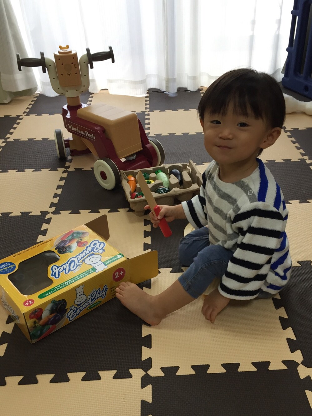 「男の子、ボーダー、秋、ビームス、息子、2歳」｜「B:MING by BEAMSのビーミング by ビームス / 長袖パイルボーダーカットソー（Tシャツ/カットソー、ホワイト系）」を使った、ponta2014さん（キッズ・90cm）の秋コーディネートの1枚目の写真