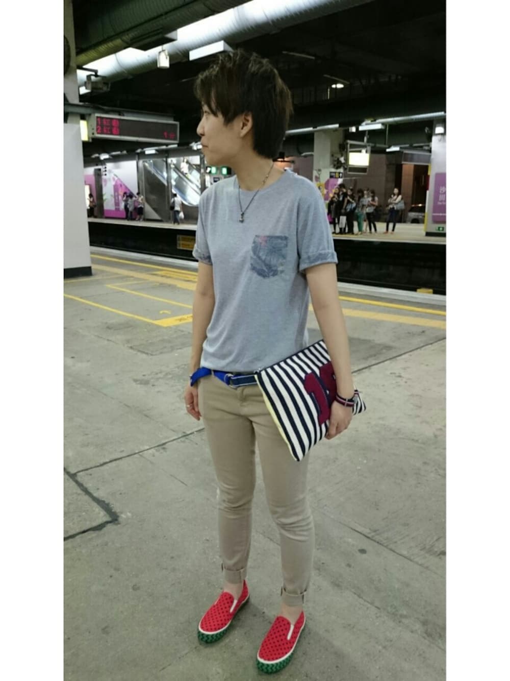 「GLOBAL WORKのアイテム（Tシャツ/カットソー、グレー系）」を使った、jenius さん（レディース・168cm）の夏コーディネートの1枚目の写真