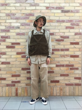 「KIJIMA TAKAYUKI」｜「アイテム（チノパンツ）」を使った、井上    恭輔さん（メンズ・182cm）の春コーディネート