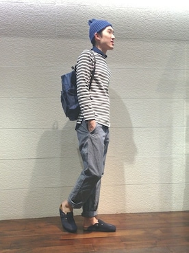 「アイテム（サンダル、ブルー系）」を使った、高野さん（メンズ・185cm）の春コーディネート