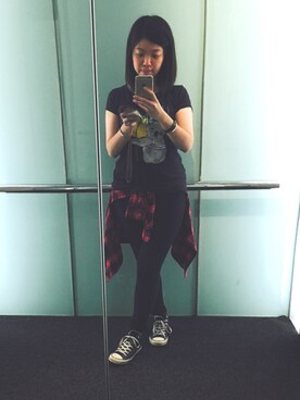 「Bershka（ベルシュカ）のアイテム（Tシャツ/カットソー、グレー系）」を使った、Fion さん（レディース）の春コーディネート