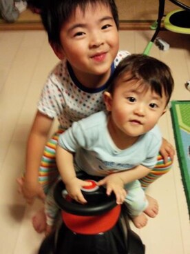 「アイテム（ルームウェア、ブルー系）」を使った、Rinto×Kaito×Miri×Umiさん（キッズ・110cm）の冬コーディネート