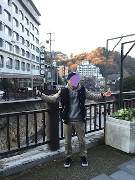 「SEVENDAYS=SUNDAY（セブンデイズサンデイ）のアイテム（チノパンツ）」を使った、たくっちょさん（メンズ・162cm）の冬コーディネート