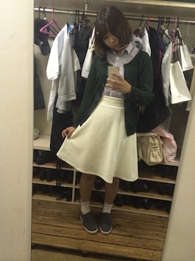 「アイテム（その他シューズ、グレー系）」を使った、m a h .さん（レディース・160cm）の春コーディネート