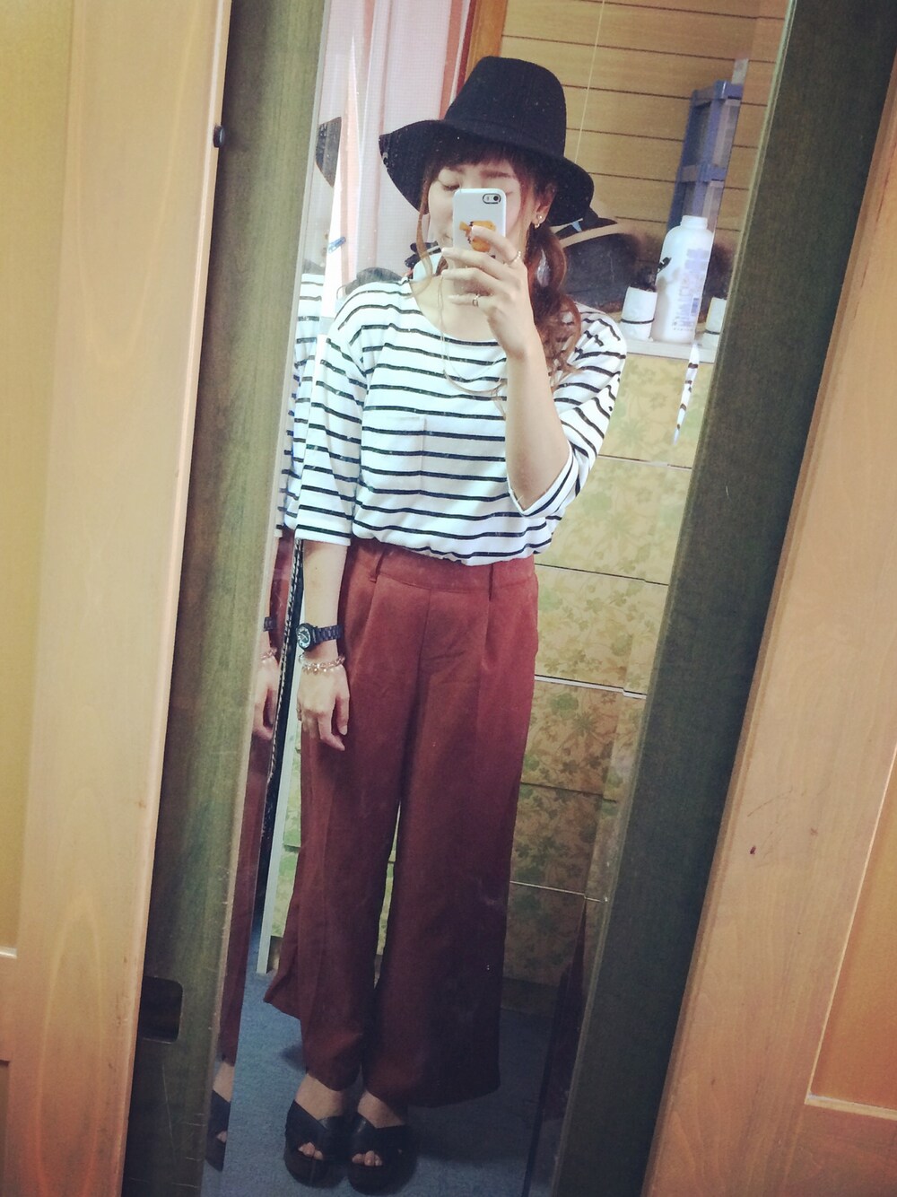 「ootd、code、今日のコーデ、フェルトハット、ワイドパンツ、秋服、ショッピング」｜「GLOBAL WORKのアイテム（ハット、ブラック系）」を使った、もえこさん（レディース・160cm）の秋コーディネートの1枚目の写真