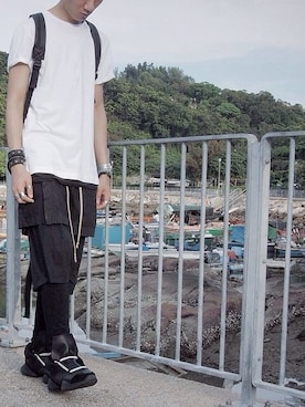「RickOwens×adidas」｜「アイテム（アクセサリー）」を使った、HinsonNgさん（メンズ・177cm）の夏コーディネート