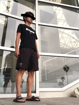 「F.C.R.B.（エフシーアールビー）のアイテム（サンダル）」を使った、max190さん（メンズ・170cm）の秋コーディネート