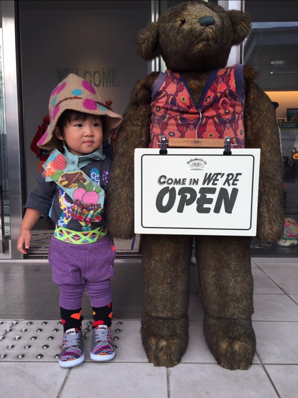 「ブーフーウーWEARコンテスト、One deux Boo、ブーフーウー、one la boo 南町田本店、ネクタイ、スウェット、inkkas、RED LION」｜「BOOFOOWOOのRe boo♡♡（ネクタイ、グリーン系）」を使った、JOE COOLさん（キッズ・90cm）の秋コーディネートの1枚目の写真