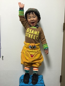 「BOOFOOWOO」｜「アイテム（オールインワン・サロペット）」を使った、JOE COOLさん（キッズ・90cm）の冬コーディネート