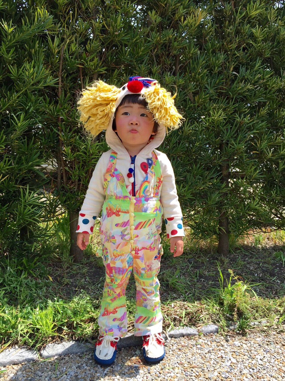 「ブーフーウーWEARコンテスト、BOOFOOWOO、BOOHOMES、BACKALLEY、BOOSHOES、ブーフーウー ヴィンテージ、ブーフーウー、ピエロ」｜「BOOFOOWOOのアイテム（パーカー、ベージュ系）」を使った、JOE COOLさん（キッズ・90cm）の春コーディネートの1枚目の写真