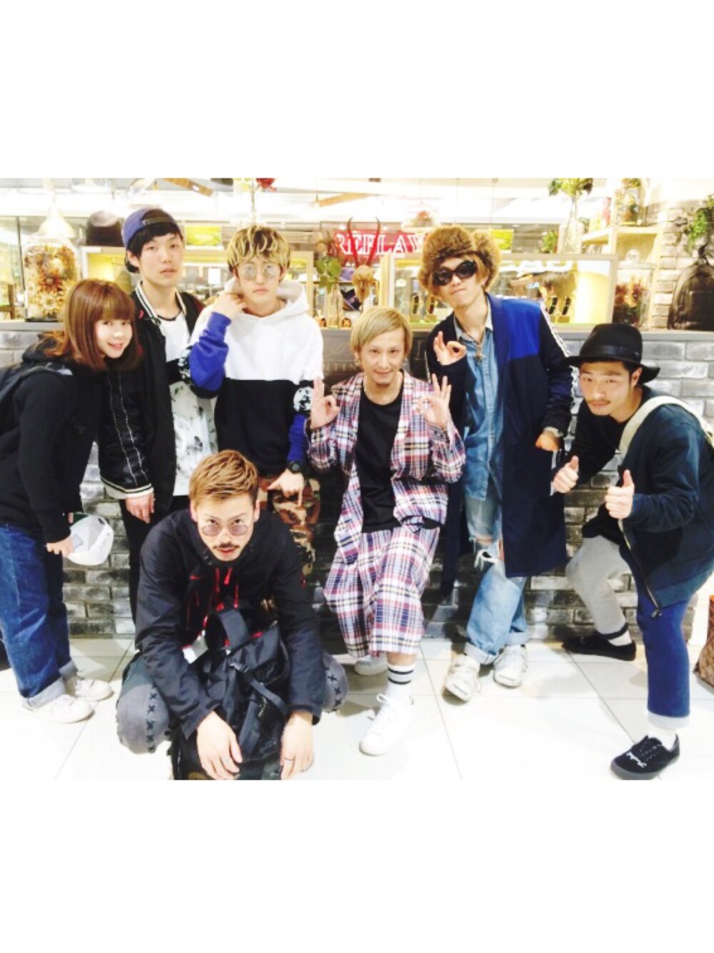 「CONTINENTAL RHYTHM SECTION Prime、なんばパークス、セットアップ、ホワイトスニーカー」｜「PHENOMENONのPHENOMENON 甚平 チェックシャツ（テーラードジャケット、その他）」を使った、YUKIYA UENOさん（メンズ・169cm）の春コーディネートの1枚目の写真