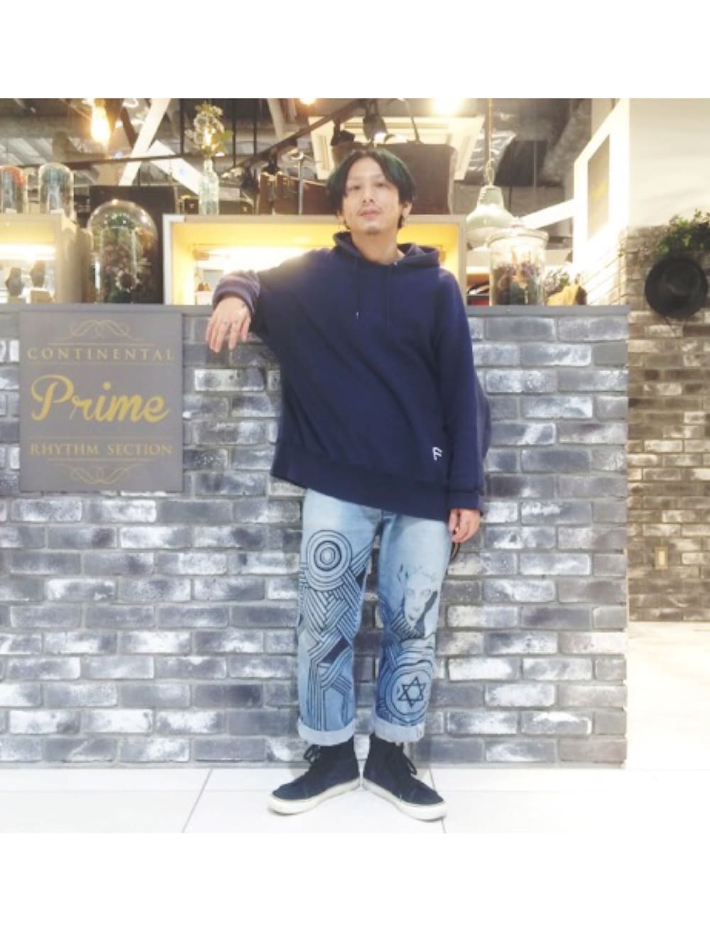 「シンプル、春、スウェット、ブルー、デニム、VANS、FACETASM」｜「FACETASMのアイテム（その他トップス、ブルー系）」を使った、YUKIYA UENOさん（メンズ・169cm）の冬コーディネートの1枚目の写真