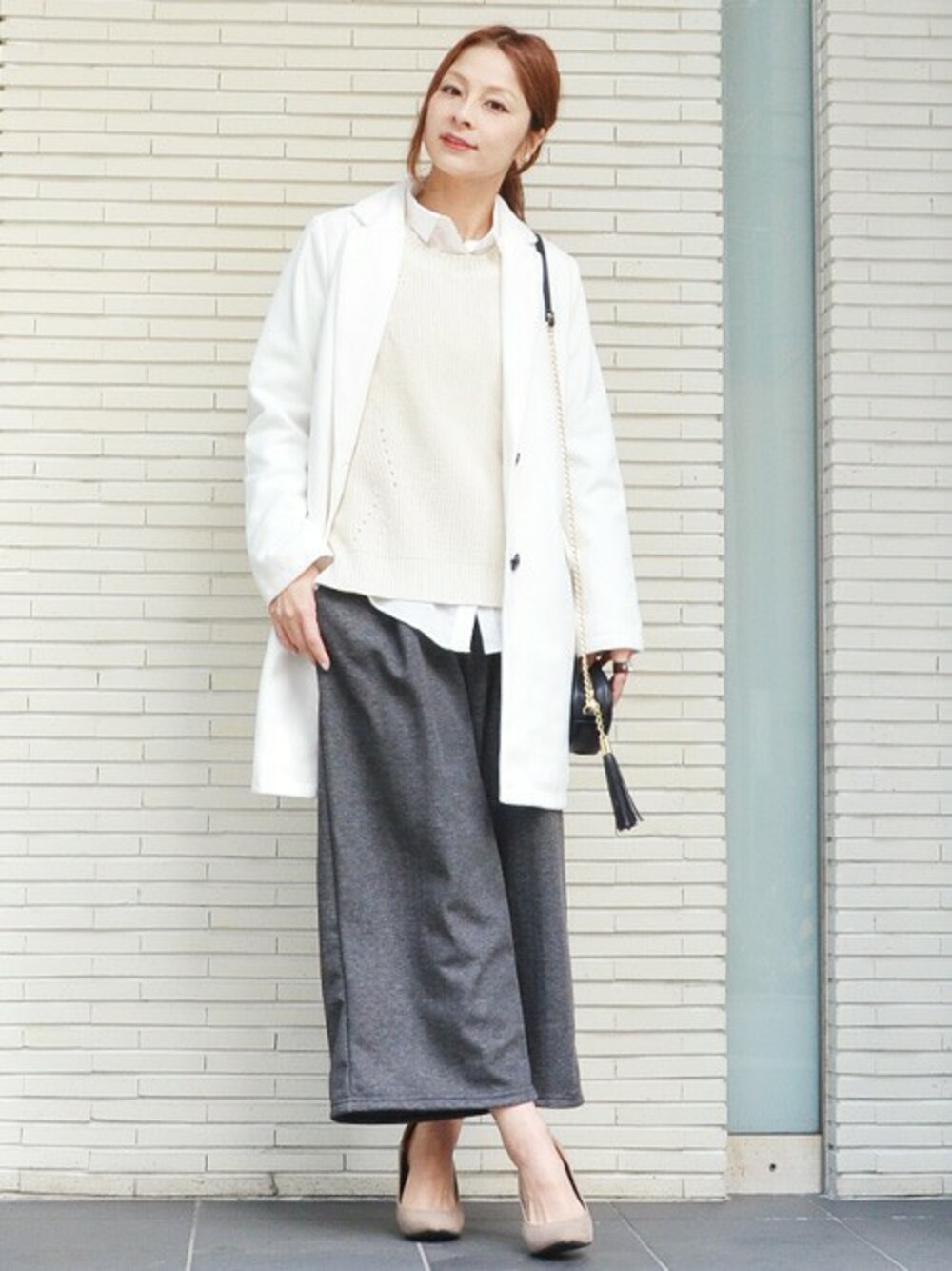 「チェスターコート、シャギー、ワイドパンツ、白コート、裏起毛パンツ、ぬくぬくコーデ」｜「sodaliteのシンプルチェスターコート（チェスターコート、ホワイト系）」を使った、シトリンチャクラさん（レディース・162cm）の冬コーディネートの1枚目の写真