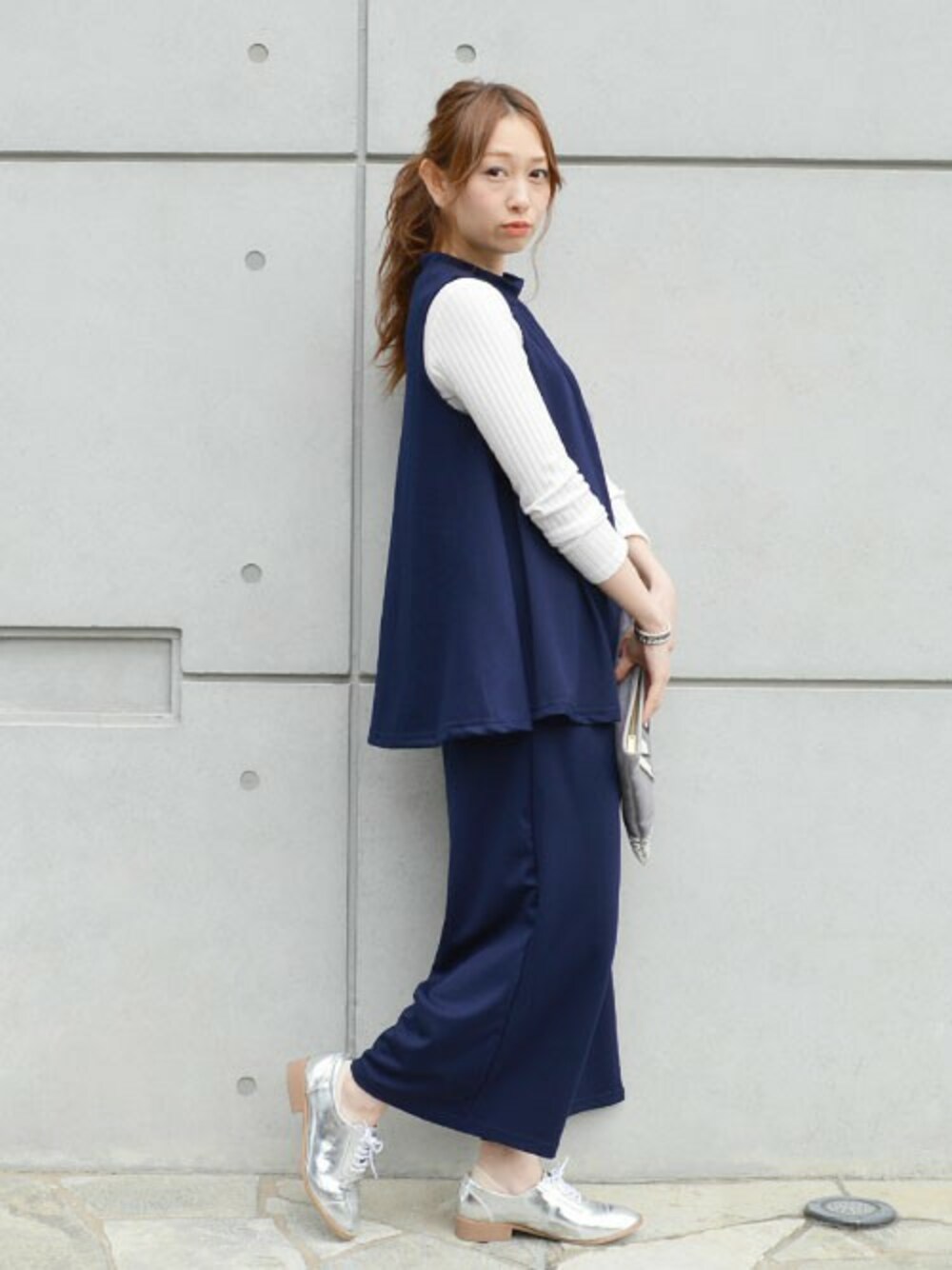 「セットアップ、ワイドパンツ、ニットソー、春コーデ、ポンチ素材、フレアートップス、リブニットソー」｜「sodaliteのリブニットソー（ニット/セーター、ホワイト系）」を使った、シトリンチャクラさん（レディース・154cm）の春コーディネートの1枚目の写真