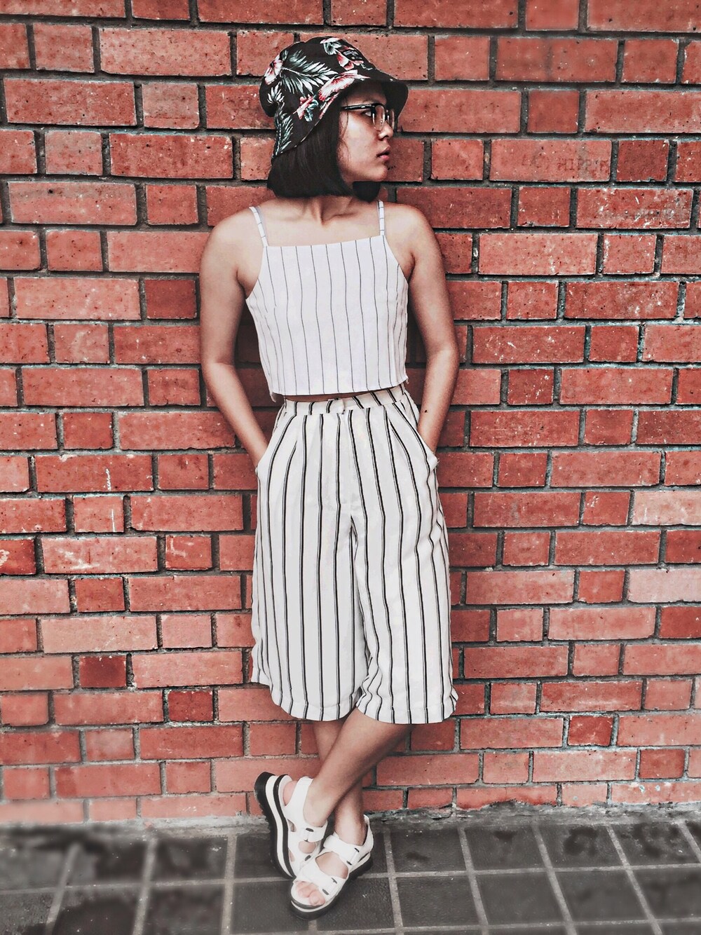 「stripes」｜「editor's marketのアイテム（キャミソール、ホワイト系）」を使った、Anastasia さん（レディース・159cm）の夏コーディネートの1枚目の写真
